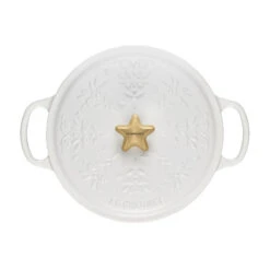 Le Creuset Noël Collection Holiday Tree Round Dutch Oven 14 Le Creuset Noël Collection Holiday Tree Round Dutch Oven -Le Creuset 230720 LCP5071