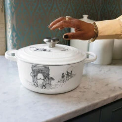 Le Creuset Harlem Toile De Jouy Signature Round Dutch Oven -Le Creuset 24029024835041 rdo 1