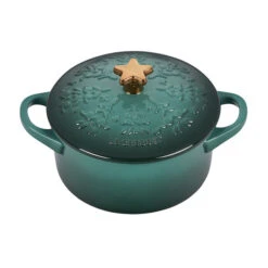 Le Creuset Noël Collection Mini Cocotte With Star Knob 14 Le Creuset Noël Collection Mini Cocotte With Star Knob -Le Creuset 24 MiniCoc Artichaut