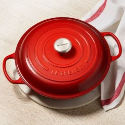 Le Creuset Braiser 22 Le Creuset Braiser -Le Creuset 3.5qt BraiserDetail1 lpr