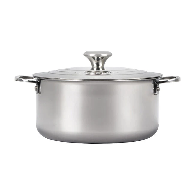 Le Creuset Signature Stainless Steel Shallow Casserole 3 Le Creuset Signature Stainless Steel Shallow Casserole - Image 3
