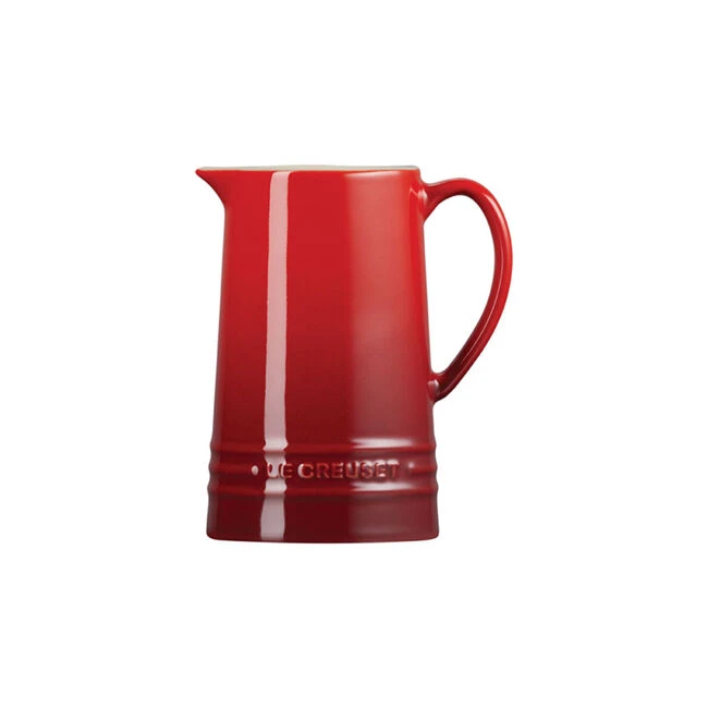 Le Creuset Signature Petite Pitcher 4 Le Creuset Signature Petite Pitcher - Image 4