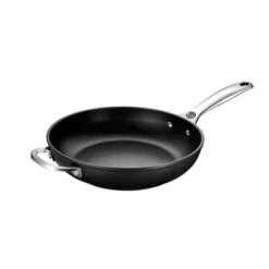 Le Creuset Toughened Nonstick PRO Deep Fry Pan 9 Le Creuset Toughened Nonstick PRO Deep Fry Pan -Le Creuset DEEP FRYPAN ANGLE 28 lpr