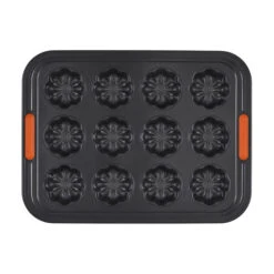 Le Creuset Flower Cakelet Pan 9 Le Creuset Flower Cakelet Pan -Le Creuset MB304 3