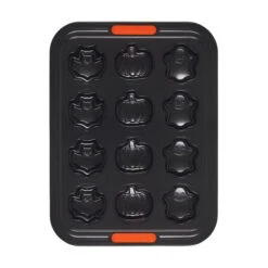 Le Creuset Halloween Cakelet Pan 8 Le Creuset Halloween Cakelet Pan -Le Creuset MB31H 3