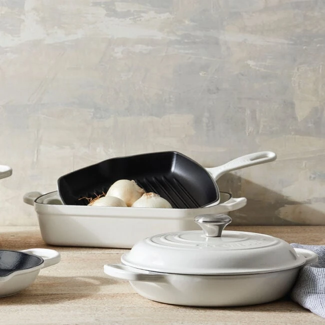 Le Creuset Signature Enameled Cast Iron 7-Piece Cookware Set 5 Le Creuset Signature Enameled Cast Iron 7-Piece Cookware Set - Image 5