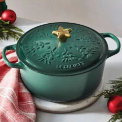 Le Creuset Noël Collection Holiday Tree Round Dutch Oven