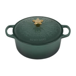 Le Creuset Noël Holiday Tree Round Dutch Oven 7 Le Creuset Noël Holiday Tree Round Dutch Oven -Le Creuset NoewStar