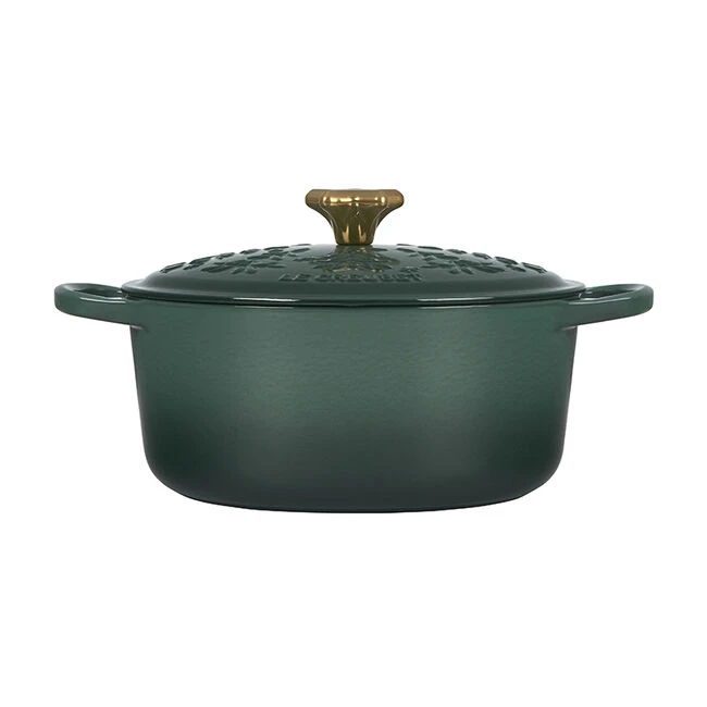 Le Creuset Noël Holiday Tree Round Dutch Oven 5 Le Creuset Noël Holiday Tree Round Dutch Oven - Image 5