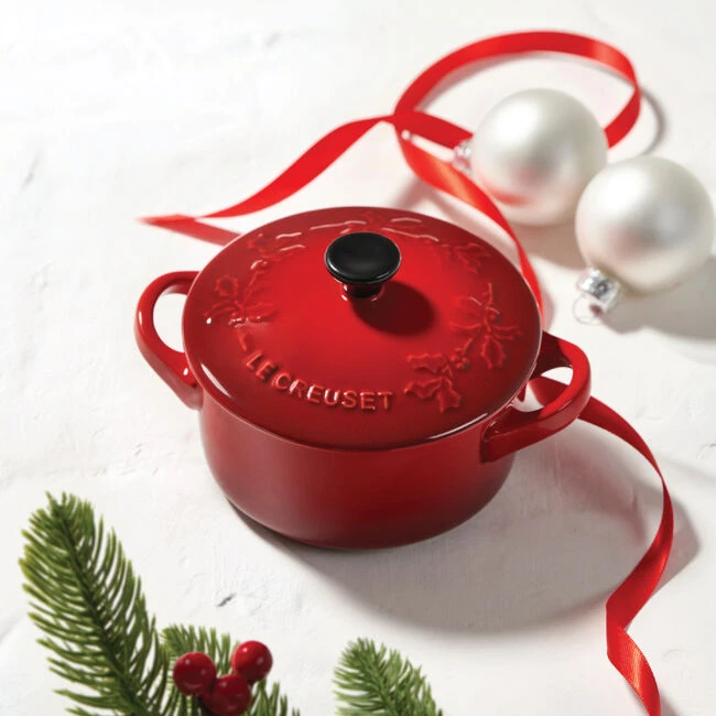 Le Creuset Holly Mini Cocotte 1 Le Creuset Holly Mini Cocotte