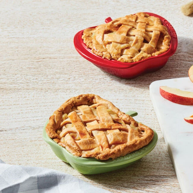 Le Creuset Mini Apple Tart Dishes, Set Of 2 1 Le Creuset Mini Apple Tart Dishes, Set Of 2