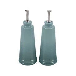 Le Creuset Signature Oil And Vinegar Set 15 Le Creuset Signature Oil And Vinegar Set -Le Creuset RS17100 PG8042 1017 lpr