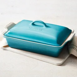 Le Creuset Heritage Rectangular Casserole 13 Le Creuset Heritage Rectangular Casserole -Le Creuset RS8356 180319 LCA Heritage Casserole 043 Soft Sunlight lpr