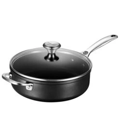 Le Creuset Toughened Nonstick PRO Saute Pan 8 Le Creuset Toughened Nonstick PRO Saute Pan -Le Creuset SAUTE PAN ANGLE 26