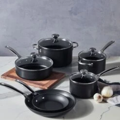 Le Creuset Toughened Nonstick PRO 10-Piece Cookware Set