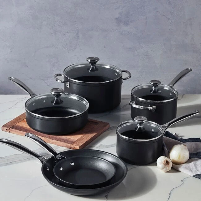 Le Creuset Toughened Nonstick PRO 10-Piece Cookware Set 1 Le Creuset Toughened Nonstick PRO 10-Piece Cookware Set