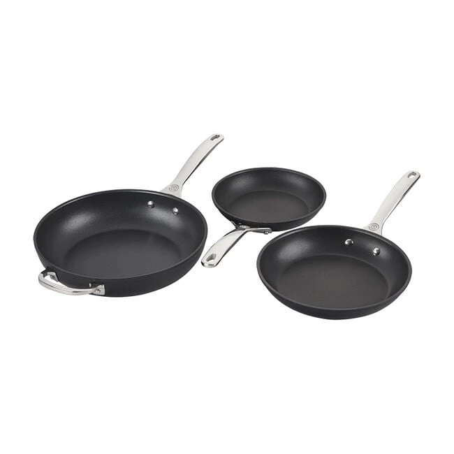 Le Creuset Toughened Nonstick PRO 3-Piece Fry Pan Set 2 Le Creuset Toughened Nonstick PRO 3-Piece Fry Pan Set - Image 2