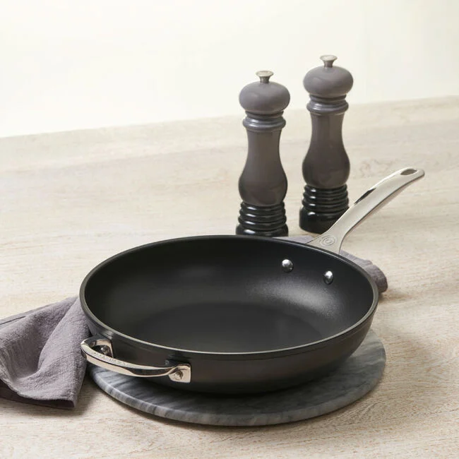 Le Creuset Toughened Nonstick PRO Deep Fry Pan 2 Le Creuset Toughened Nonstick PRO Deep Fry Pan - Image 2