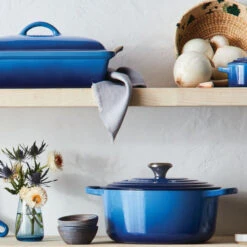 Le Creuset Round Dutch Oven 32 Le Creuset Round Dutch Oven -Le Creuset azure RDO g2