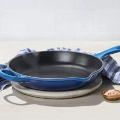 Le Creuset Signature Skillet 19 Le Creuset Signature Skillet -Le Creuset azure sig skillet