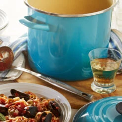 Le Creuset Stockpot 26 Le Creuset Stockpot -Le Creuset caribbean stockpot g2