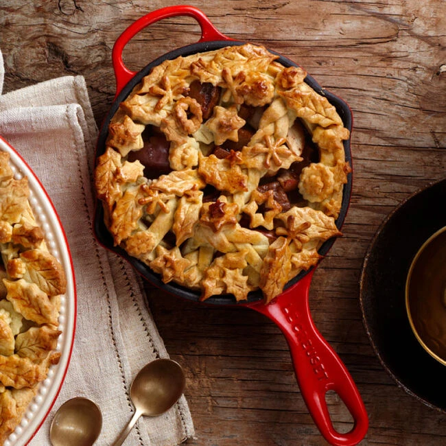 Le Creuset Signature Skillet 10 Le Creuset Signature Skillet - Image 10