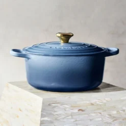 Le Creuset Round Dutch Oven 25 Le Creuset Round Dutch Oven -Le Creuset chambray g1