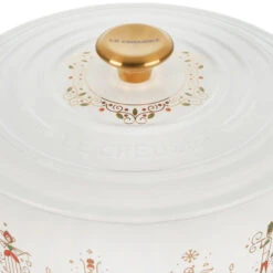 Le Creuset Noël Collection 12 Days Of Christmas Round Dutch Oven 11 Le Creuset Noël Collection 12 Days Of Christmas Round Dutch Oven -Le Creuset closeup xmas rdo 1