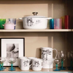 Le Creuset Harlem Toile De Jouy Signature Round Dutch Oven -Le Creuset collection g1