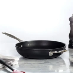 Le Creuset Toughened Nonstick PRO Deep Fry Pan 10 Le Creuset Toughened Nonstick PRO Deep Fry Pan -Le Creuset deep TNS2400 28 lpr