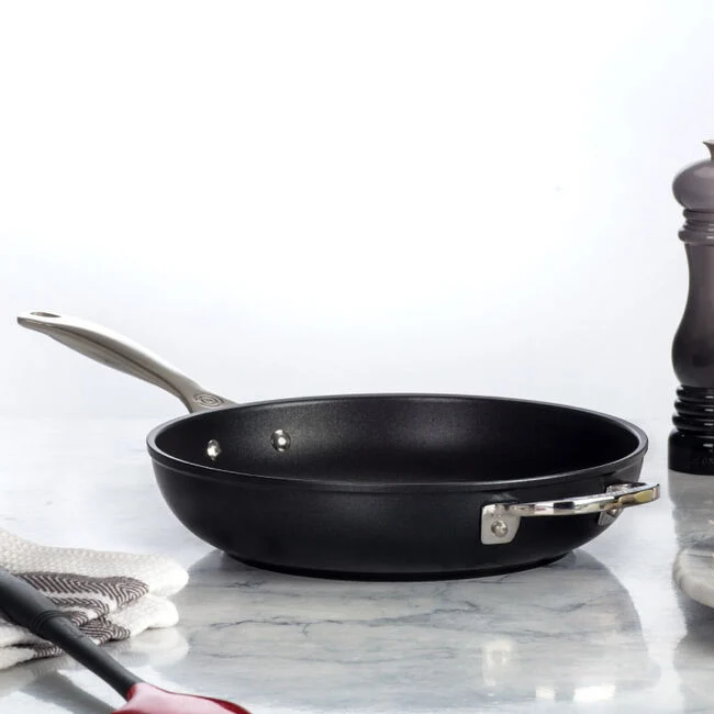 Le Creuset Toughened Nonstick PRO Deep Fry Pan 4 Le Creuset Toughened Nonstick PRO Deep Fry Pan - Image 4