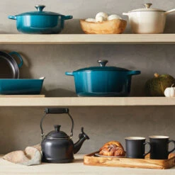 Le Creuset Round Dutch Oven 36 Le Creuset Round Dutch Oven -Le Creuset deep teal g4