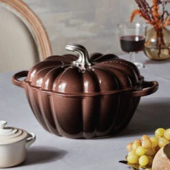 Le Creuset Pumpkin Cocotte 16 Le Creuset Pumpkin Cocotte -Le Creuset ganache pumpkin g1
