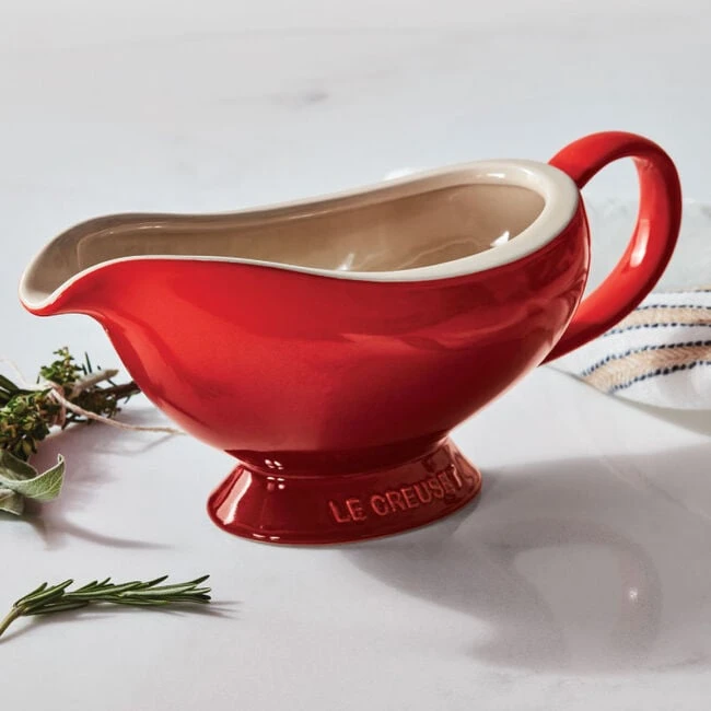 Le Creuset Heritage Gravy Boat 1 Le Creuset Heritage Gravy Boat