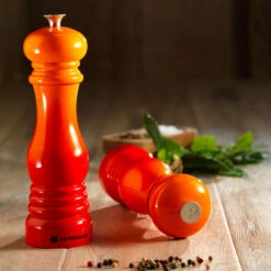 Le Creuset Salt And Pepper Mill Set 14 Le Creuset Salt And Pepper Mill Set -Le Creuset mills set g2