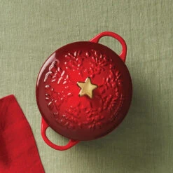 Le Creuset Noël Collection Mini Cocotte With Star Knob 11 Le Creuset Noël Collection Mini Cocotte With Star Knob -Le Creuset noel mini cocotte cerise
