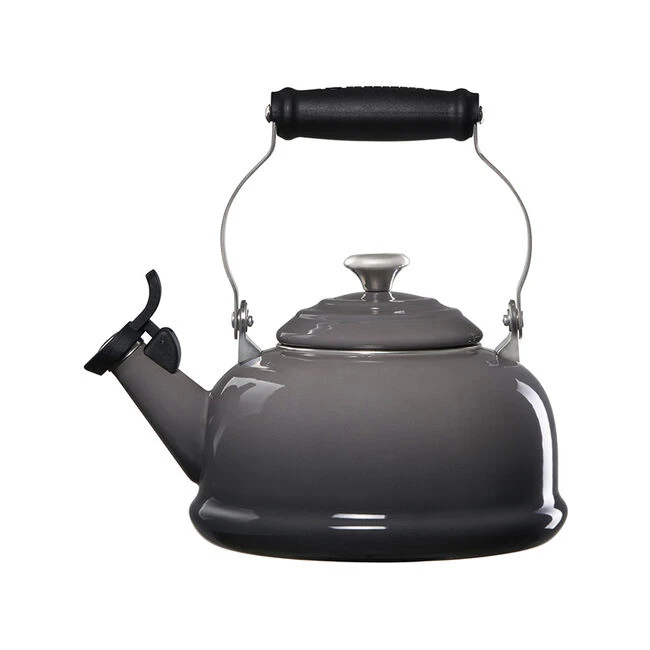Le Creuset Classic Whistling Kettle 7 Le Creuset Classic Whistling Kettle - Image 7
