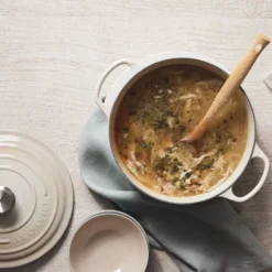 Le Creuset Round Dutch Oven 37 Le Creuset Round Dutch Oven -Le Creuset rdo gallery5