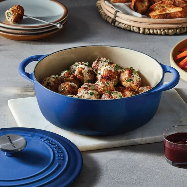 Le Creuset Shallow Round Oven 4 Le Creuset Shallow Round Oven - Image 4