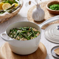 Le Creuset Signature Saucepan 19 Le Creuset Signature Saucepan -Le Creuset sig saucepan gallery01