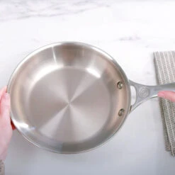 Le Creuset Stainless Steel Fry Pan 9 Le Creuset Stainless Steel Fry Pan -Le Creuset ss frypan thb video 2