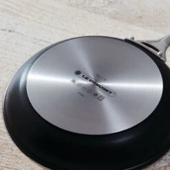Le Creuset Toughened Nonstick PRO Fry Pan 20 Le Creuset Toughened Nonstick PRO Fry Pan -Le Creuset tnsp gallery7