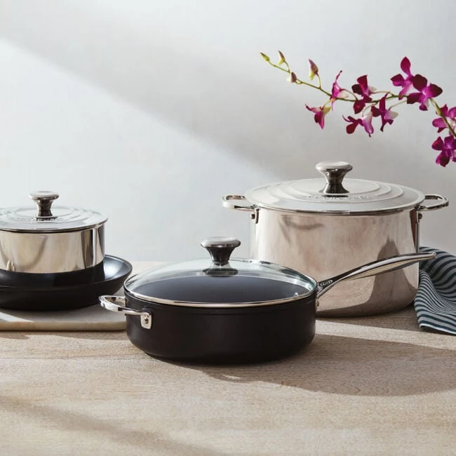 Le Creuset Toughened Nonstick PRO Saute Pan 5 Le Creuset Toughened Nonstick PRO Saute Pan - Image 5