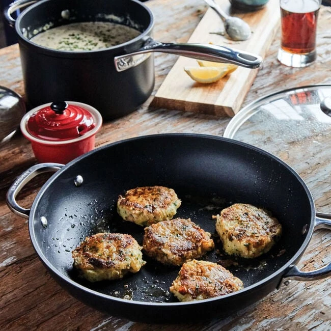 Le Creuset Toughened Nonstick PRO Braiser 1 Le Creuset Toughened Nonstick PRO Braiser